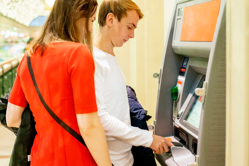 Leave money out of new relationships