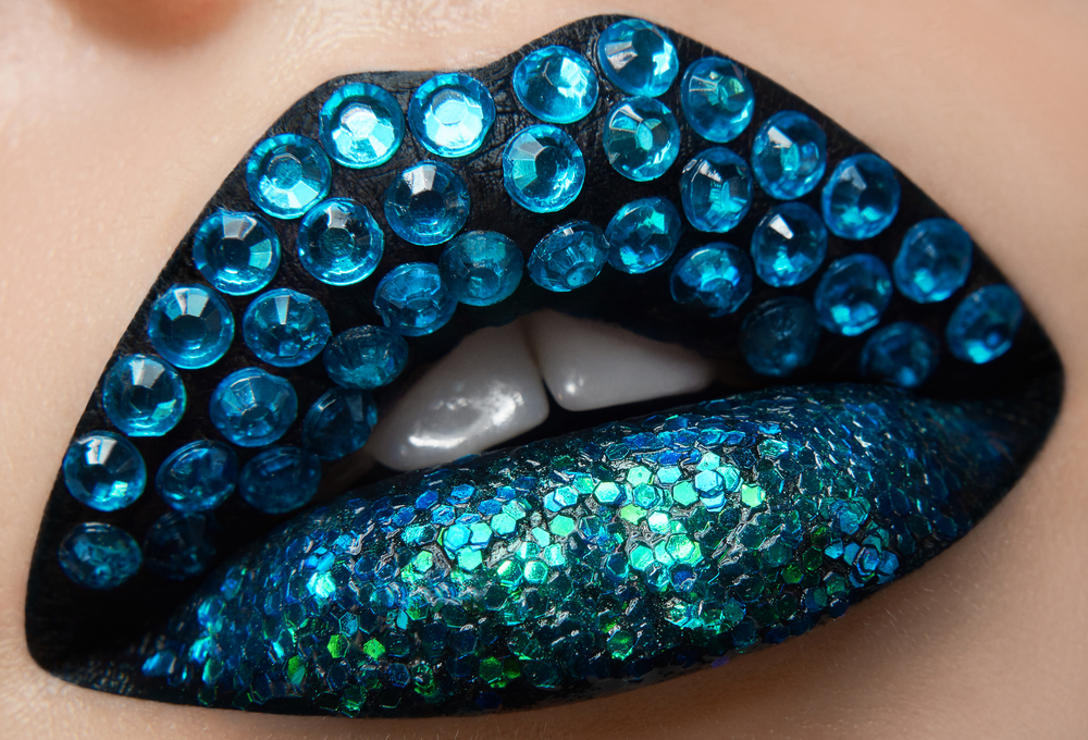 Lips encrusted with 126 sparkling diamonds won Guinness World Record